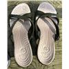 Image 3 : Grey & Purple sandals size 9 brown & Pink sandals size 8