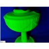 Image 2 : Uranium glass late 1930s to early 1940s OLD FORMULA Aladdin Lincoln Drape alacite oil lamp.  All-ori