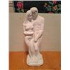 Image 1 : Plaster of Paris, indoor 2’ “Lovers” statue, primed (Lot 1032)