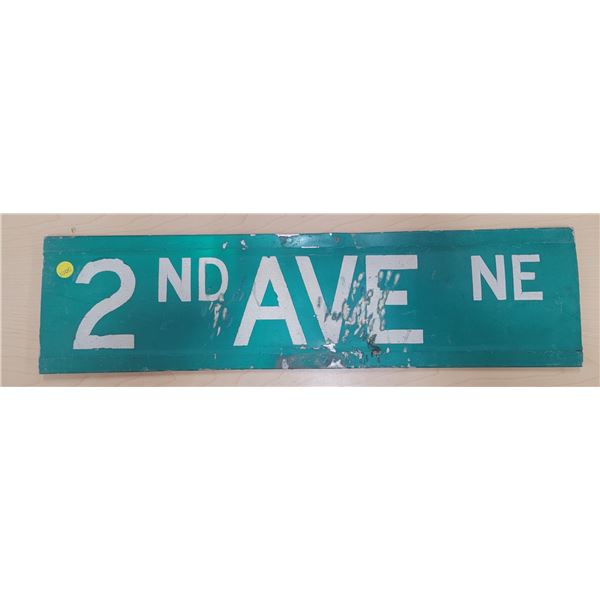 2nd Ave NE sign 24 L