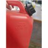 Image 2 : 5 gal plastic gas jug & metal mixed safety gasoline container