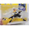 Image 2 : Mario Lemieux, 1997 Starting line up figure - sealed