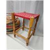Image 4 : Wicker carrying bag & Stool - 17.5"H x 12"W