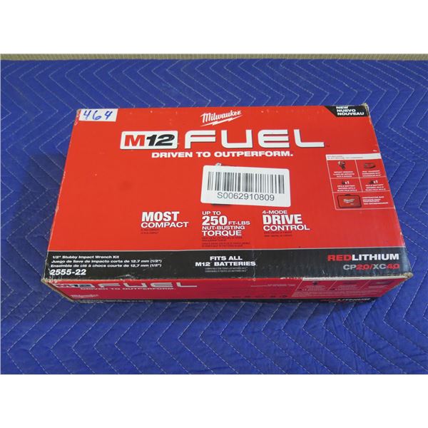 Milwaukee 2555-22 Stubby Impact Wrench Kit New in Box