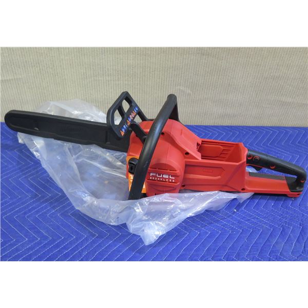 Milwaukee Fuel Chain Saw (no battery)