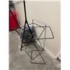 Image 2 : Metal clothing rack w/ trash bag/basket stands