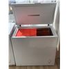 Image 2 : Frigidaire 7.2 Cu. Ft. Chest Freezer - model:FFFC07M2UW