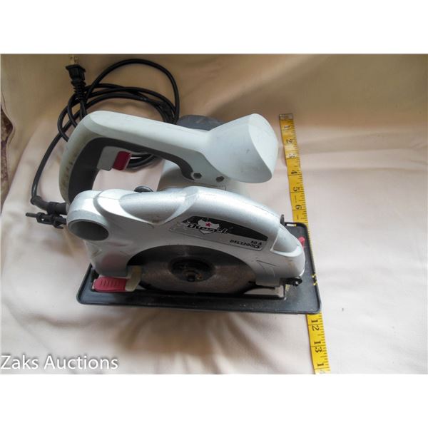 Diesel 7  Skill Saw Tested & Working  Cord has been Taped in one place