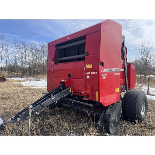 2015 Massey Baler 2956A, Auto cycle, new slip clutch, wind guard, 530 hrs, 10791 Bales