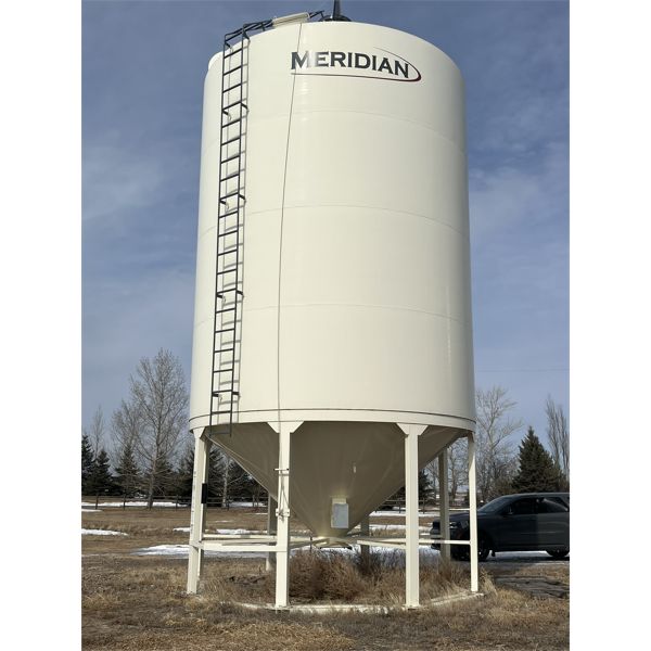 Meridan Grain Max hopper grain bin, 2 plate skid, c/w aeration built in. 4100 Bu.