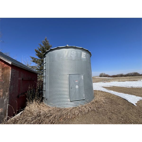 Twister Grain Bin with Lid Opener