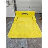 Image 4 : Inflatable Yellow Twisted Tea - Outdoor Sofa / Sleeping Mattress