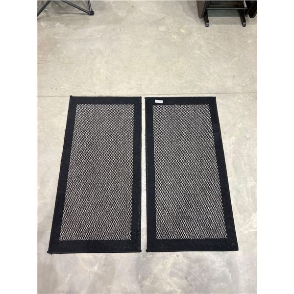 Lot of 2 hallway rugs 47.5"x23.5"