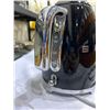 Image 2 : SMEG Retro 50's Style 7-Cup Electric Tea Kettle (Black)