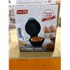 Image 3 : Combo lot of Dash mini waffle maker and Dash mini Bundt cake maker