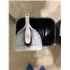 Image 2 : Lot of 2 garbage cans and HDX dustpan and brush set
