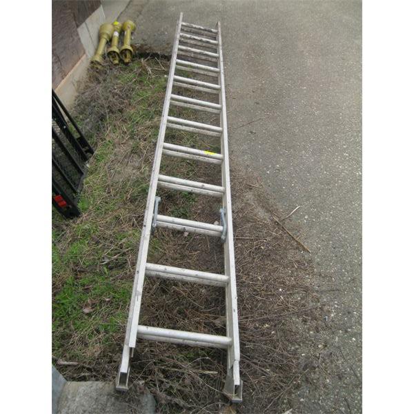 24' ALUMINUM EXTENSION LADDER