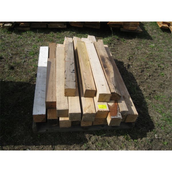 PALLET OF SHORT 4X4s