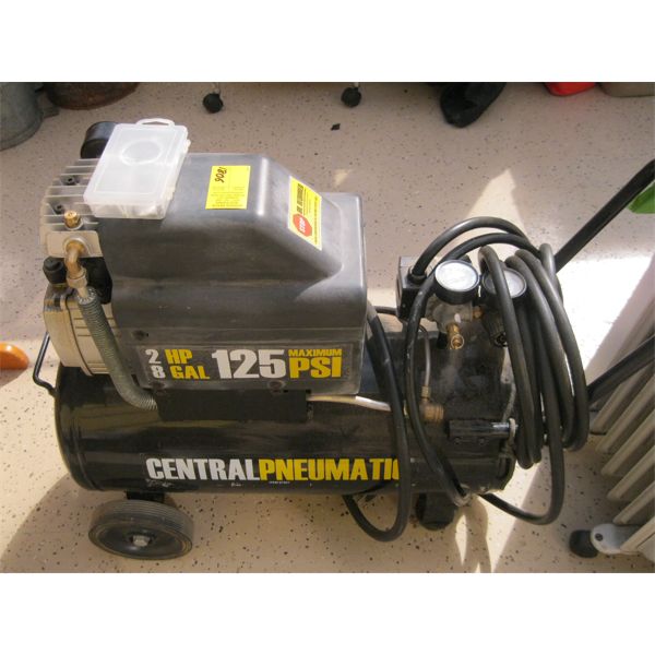 SM. CENTRAL PNEUMATIC 2HP 8 GALLON AIR COMPRESSOR