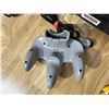 Image 4 : Lot of 1 Nintendo 64 N64 + Original Controller + Cords - Works