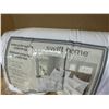Image 3 : Lot of 1 Swift Home Down Alternative Comforter - KING - New
