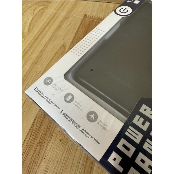 Lot of 1 Fast Charging 10000mAh Power Bank