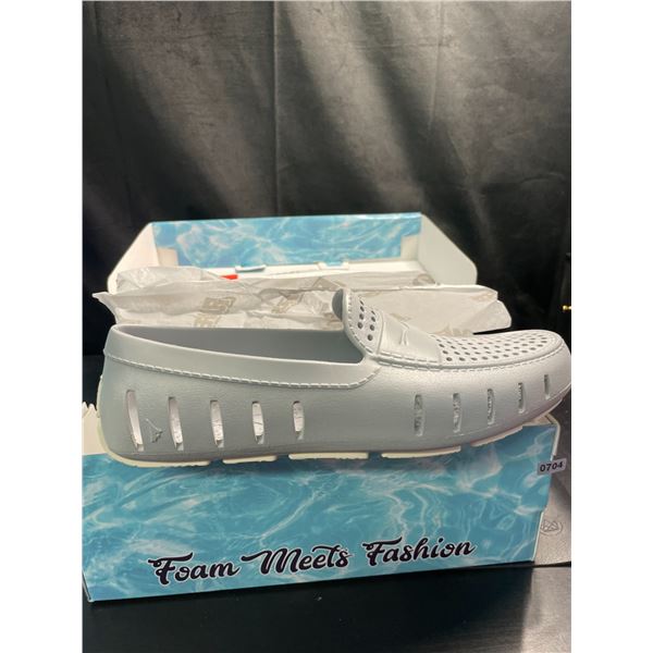 Lot of 1 Pair of Floafers - Mens Counry Club Driver Shoes - Size 9 - Brand New in Box