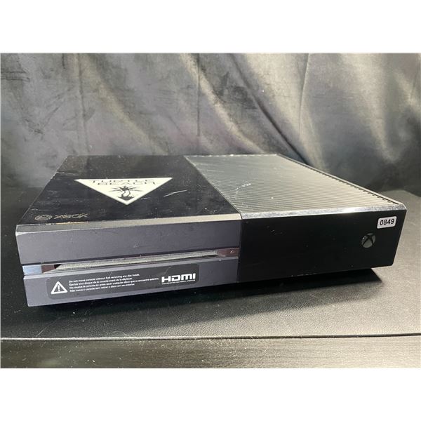 Lot of 1 Xbox One Console - Used