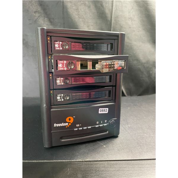 Lot of 1 Freedom0 N0042000 Freestor 4020 4-Bay NAS with 4x HDD Trays - Used