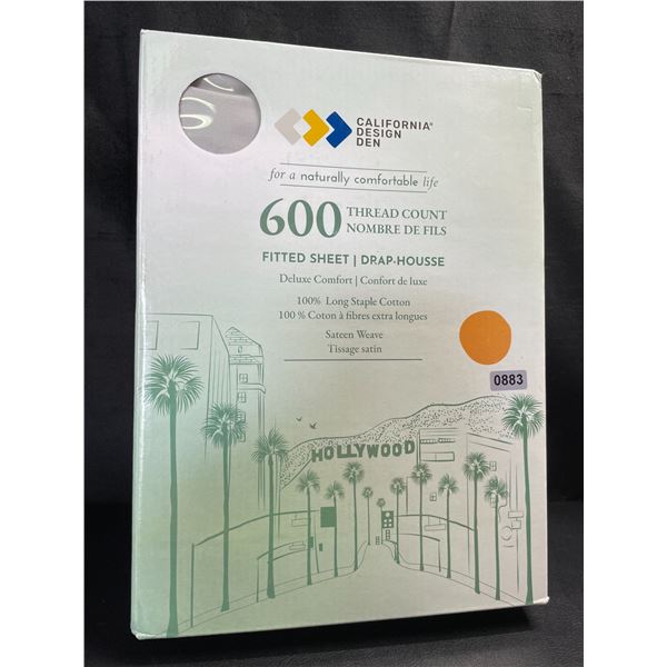 Lot of 1 California Design Den 600 Thread Count Queen Size Fitted Sheet - Light Gray - Brand New!