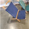 Image 2 : 2 WOOD EDDIE BAUER FOLDING BEACH CHAIRS