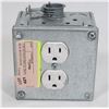 Image 1 : 2 PLUG ELECTRICAL RECEPTACLE IN BOX WITH COVER