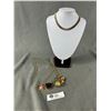 Image 1 : Nice Lot Of Decorative Gold Tone Necklaces