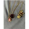 Image 2 : Nice Lot Of Decorative Gold Tone Necklaces