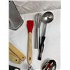 Image 2 : Assortment of Kitchen Utensils