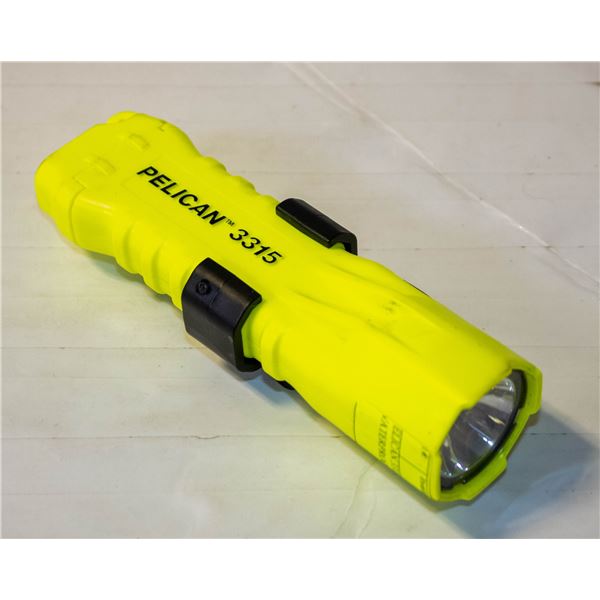 PELICAN 3315 FLASHLIGHT WATERPROOF AND