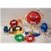 Image 1 : 6 M&MS COLLECTIBLE PIECES. 2 DISPENSERS.