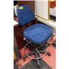 Image 1 : HYDRAULIC COMPUTER CHAIR WITH FOOT REST