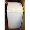 Image 1 : 2006 MODEL SUNFADED DANBY MINI REFRIDGERATOR