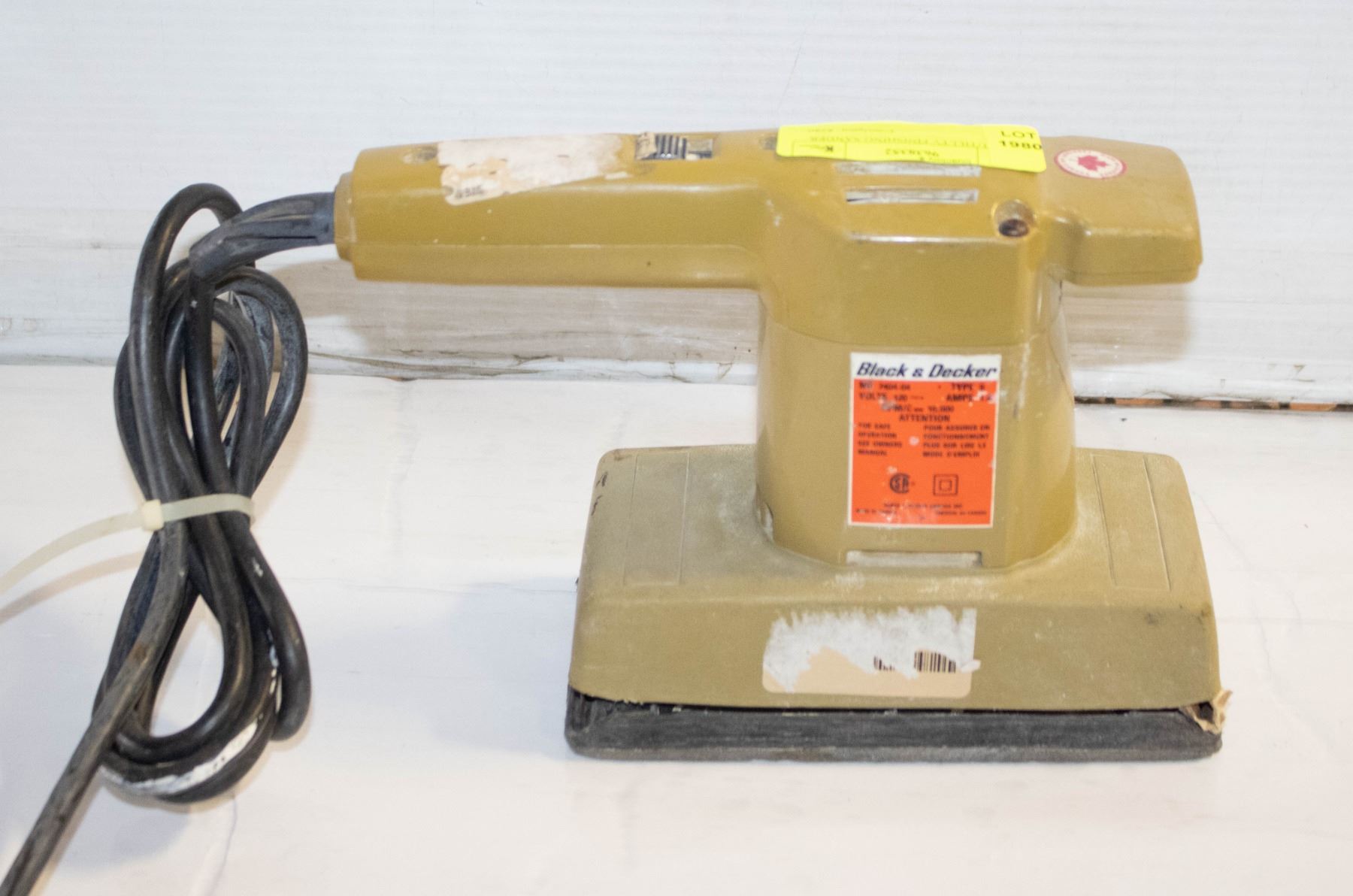 Enclosed Sanders B&D UTILITY FINISHING SANDER
