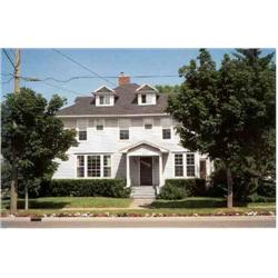 206 Michigan Ave, Charlevoix MI 490720