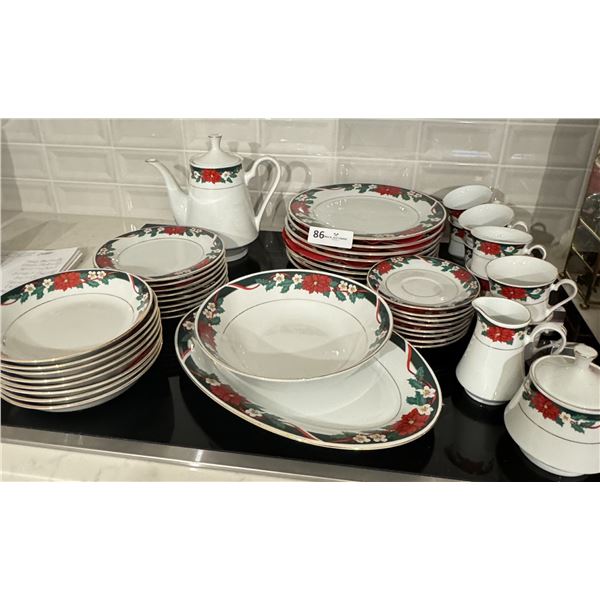 Fairfield Fine China Deck The Halls Full Christmas Set