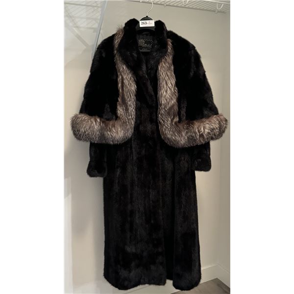 Dark Ranch Mink Fur Natural Black with Indigo Fox Fur Size M/L - Mint Condition