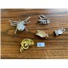 Image 2 : Assortment Of Exquisite Brooches
