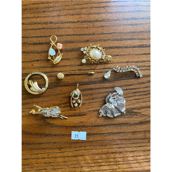 Assortment Of Exquisite Brooches