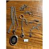 Image 1 : Assortment Of Fancy Costume Necklaces