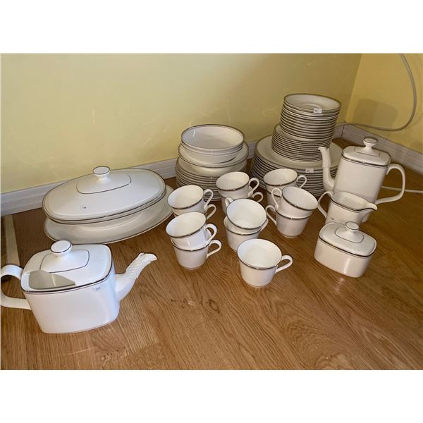 Large Set Of Royal Doulton Platinum Concord Fine Bone Chine Dishes