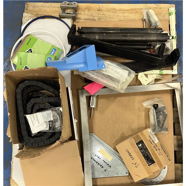 Lot of Misc. Seals, Chains, Plue More Items+++