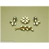 Image 1 : 2 Vintage Brooch & Clip On Earrings