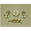 Image 2 : 2 Vintage Brooch & Clip On Earrings